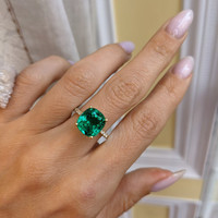 18K Yellow Gold Pave Ring Setting Life Style