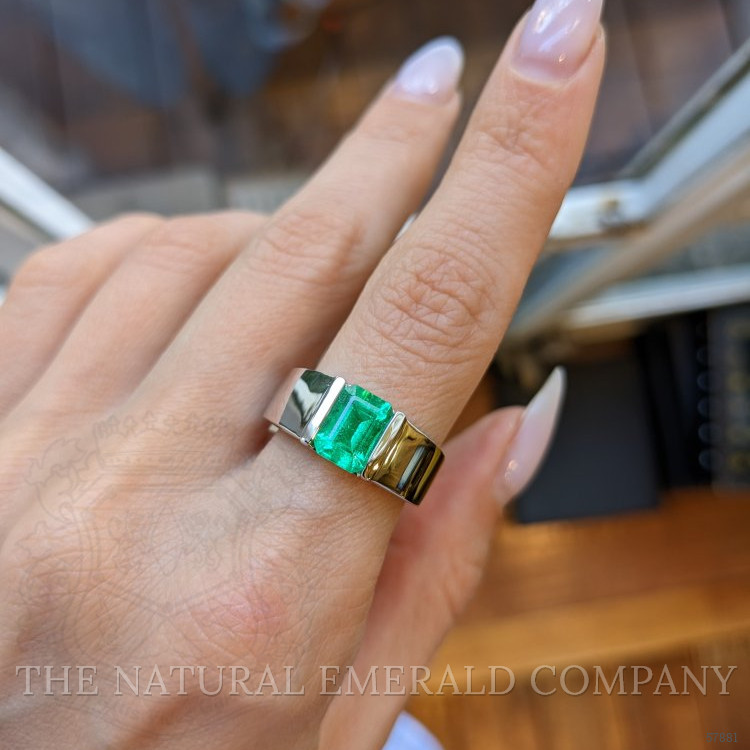 Juventas Men's Luxury Green Emerald Ring