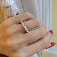 18K White Gold Diamond Modern Wedding Band Image
