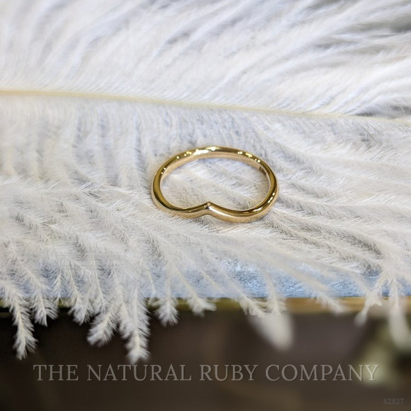 18K White Gold Curved Plain Band