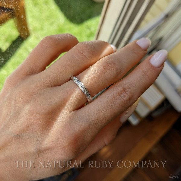 14K White Gold Antique Style Plain Band