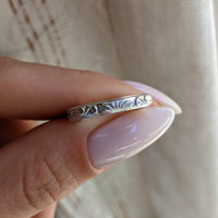18K White Gold Antique Style Plain Band Life Style