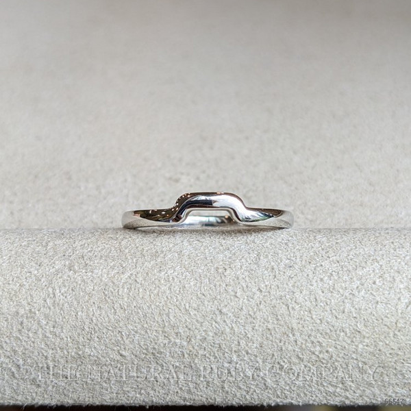 18K White Gold Curved Plain Band