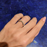 18K White Gold Curved Plain Band Life Style