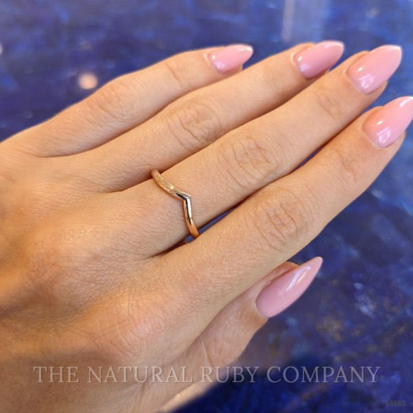 18K White Gold Curved Plain Band