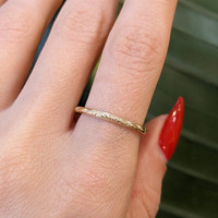 18K White Gold Antique Style Plain Band Life Style