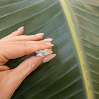 18K White Gold Antique Style Plain Band Life Style