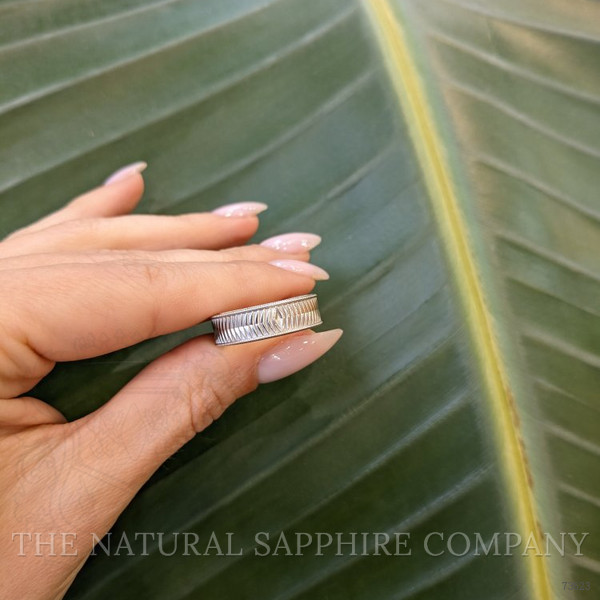 14K Yellow Gold Antique Style Plain Band