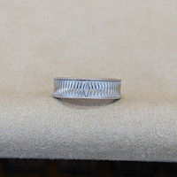 18K White Gold Antique Style Plain Band Life Style