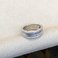 18K White Gold Antique Style Plain Band Life Style