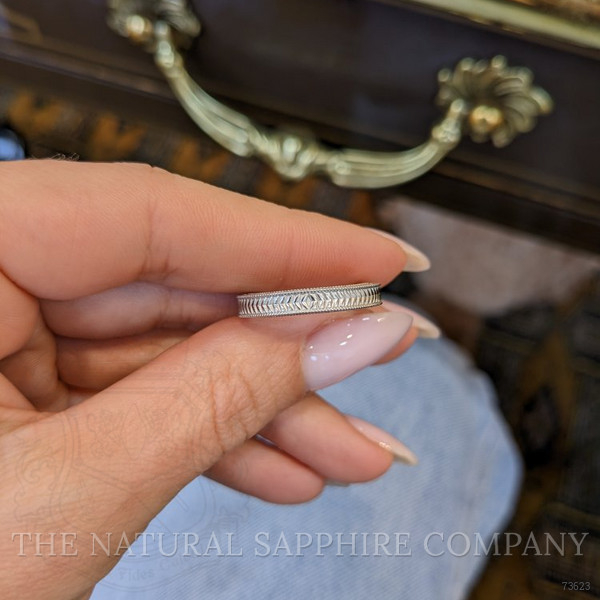 18K Yellow Gold Antique Style Plain Band