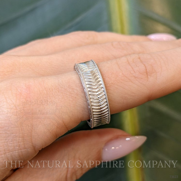 14K Yellow Gold Antique Style Plain Band