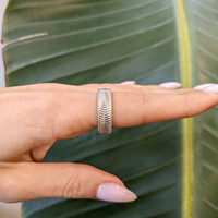 18K White Gold Antique Style Plain Band Life Style