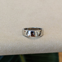 18K Yellow Gold Men's Plain Band Life Style