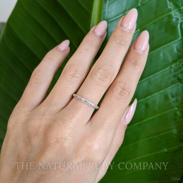 18K White Gold Antique Style Plain Band