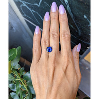 5.56 Ct. Blue Sapphire from Ceylon (Sri Lanka) Life Style