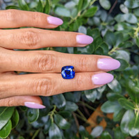 5.56 Ct. Blue Sapphire from Ceylon (Sri Lanka) Life Style