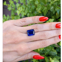 10.79 Ct. Blue Sapphire from Ceylon (Sri Lanka) Life Style