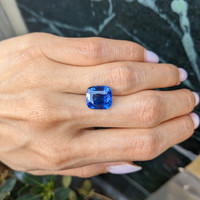 7.62 Ct. Blue Sapphire from Ceylon (Sri Lanka) Life Style