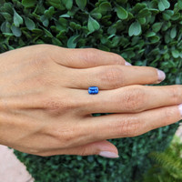 1.03 Ct. Blue Sapphire from Ceylon (Sri Lanka) Life Style