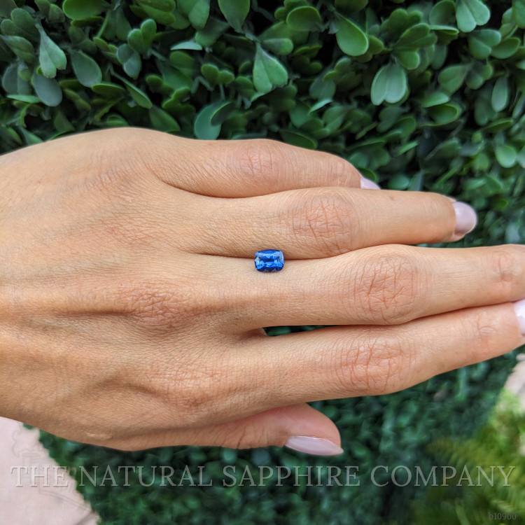 1.03 Ct. Blue Sapphire from Ceylon (Sri Lanka)