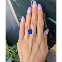 8.50 Ct. Blue Sapphire from Ceylon (Sri Lanka) Life Style