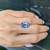 7.50 Ct. Blue Sapphire from Ceylon (Sri Lanka) Life Style