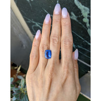 6.81 Ct. Blue Sapphire from Ceylon (Sri Lanka) Life Style