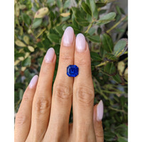 5.16 Ct. Blue Sapphire from Ceylon (Sri Lanka) Life Style