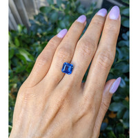 4.08 Ct. Blue Sapphire from Ceylon (Sri Lanka) Life Style