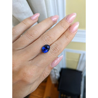 4.59 Ct. Blue Sapphire from Ceylon (Sri Lanka) Life Style