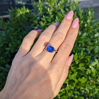 3.53 Ct. Blue Sapphire from Ceylon (Sri Lanka) Life Style