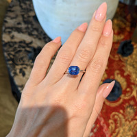 3.53 Ct. Blue Sapphire from Ceylon (Sri Lanka) Life Style
