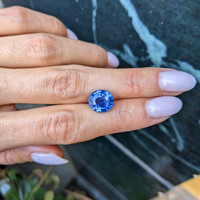 5.05 Ct. Blue Sapphire from Ceylon (Sri Lanka) Life Style