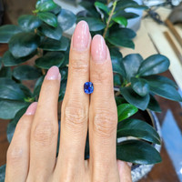 1.40 Ct. Blue Sapphire from Ceylon (Sri Lanka) Life Style