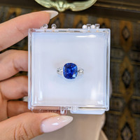 5.45 Ct. Blue Sapphire from Ceylon (Sri Lanka) Life Style