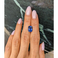 4.54 Ct. Blue Sapphire from Ceylon (Sri Lanka) Life Style
