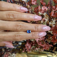 1.04 Ct. Blue Sapphire from Ceylon (Sri Lanka) Life Style