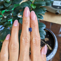 1.04 Ct. Blue Sapphire from Ceylon (Sri Lanka) Life Style