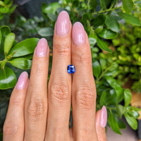 1.03 Ct. Blue Sapphire from Ceylon (Sri Lanka) Life Style
