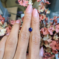 1.32 Ct. Blue Sapphire from Ceylon (Sri Lanka) Life Style