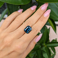 8.60 Ct. Greenish Blue Sapphire from Madagascar Life Style