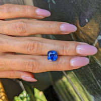 5.56 Ct. Blue Sapphire from Ceylon (Sri Lanka) Life Style