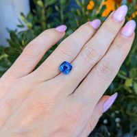 3.05 Ct. Blue Sapphire from Ceylon (Sri Lanka) Life Style