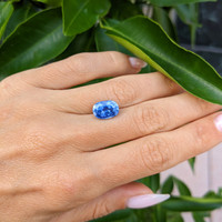 4.01 Ct. Blue Sapphire from Ceylon (Sri Lanka) Life Style