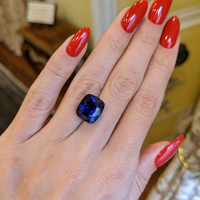 11.14 Ct. Blue Sapphire from Ceylon (Sri Lanka) Life Style