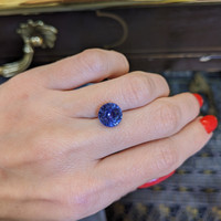 4.33 Ct. Purplish Blue Sapphire from Ceylon (Sri Lanka) Life Style