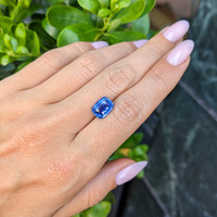 4.12 Ct. Blue Sapphire from Ceylon (Sri Lanka) Life Style