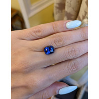 4.06 Ct. Blue Sapphire from Ceylon (Sri Lanka) Life Style