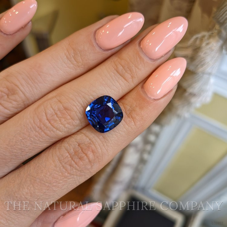 7.77 Ct. Blue Sapphire from Ceylon (Sri Lanka)